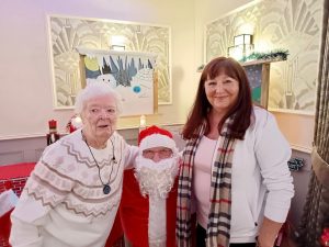 An Amazing Turnout at Grace Court’s Christmas Celebration 9 45A0UTZw