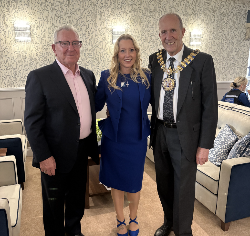 Gordon Sanders Hannah Hargrave and Lord Mayor Ron Woodley e1741809815662