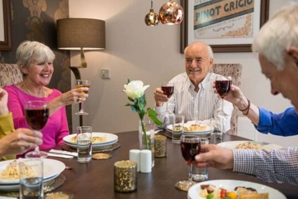 graysford hall models185 bistro 600x400 1